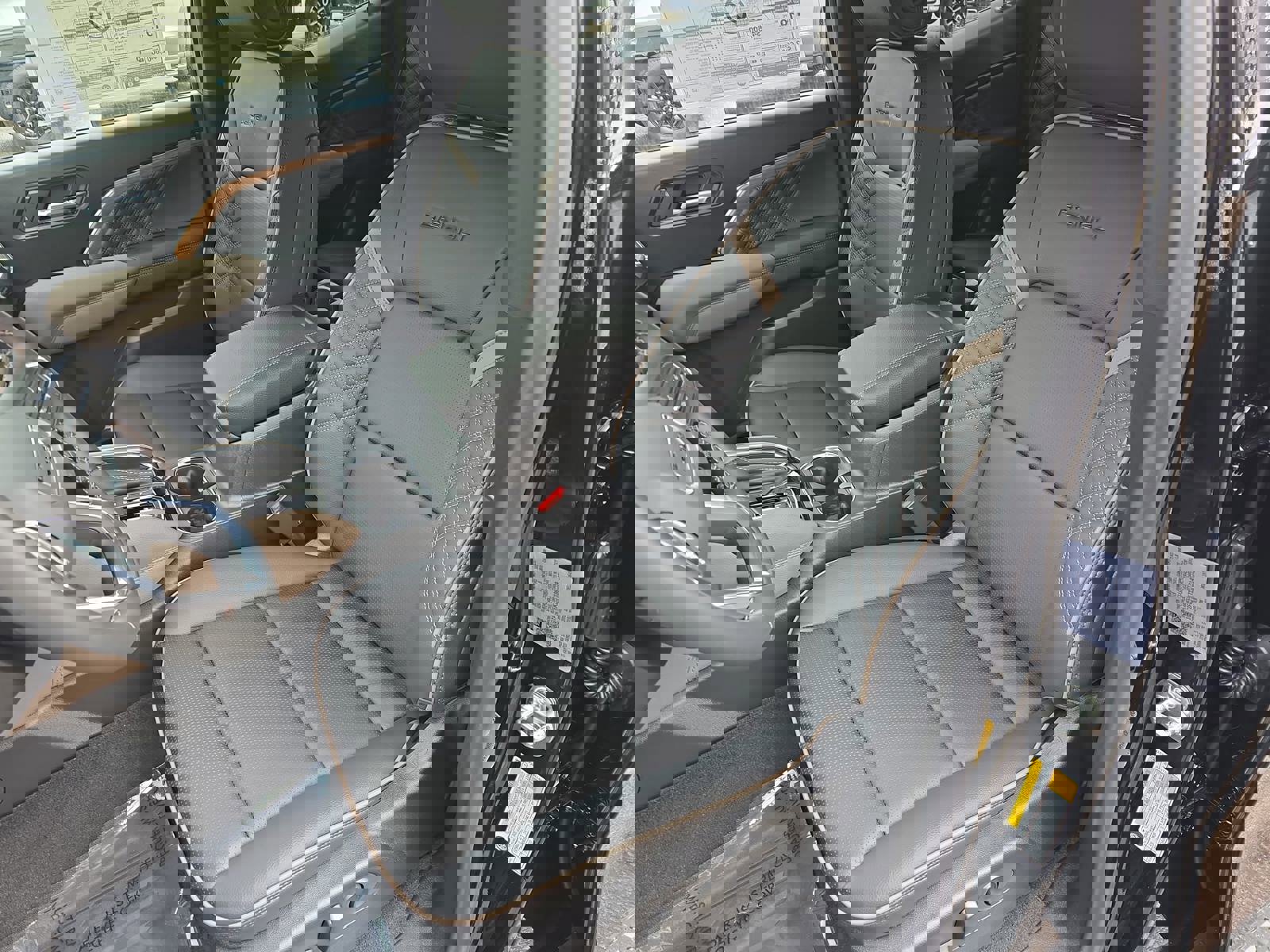 New 2026 GMC Canyon Denali image 17