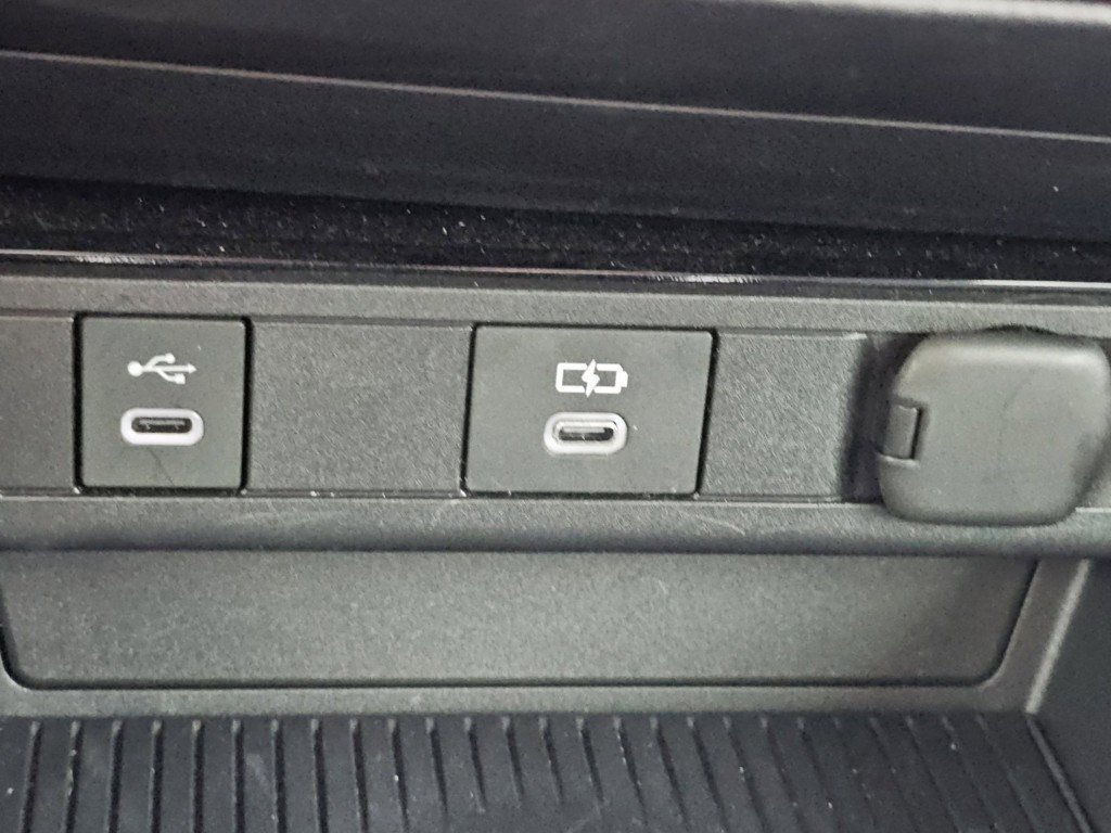 Used 2025 Toyota Prius AWD image 14