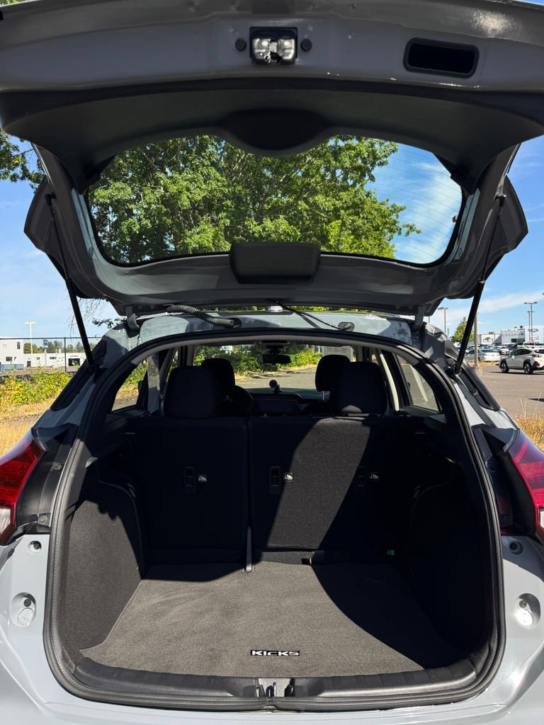 Used 2023 Nissan Kicks SV FWD image 9