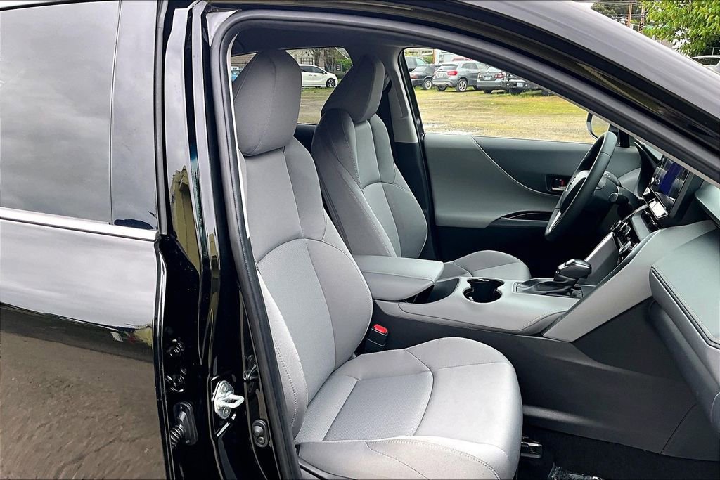 Used 2023 Toyota Venza LE AWD/4WD image 10