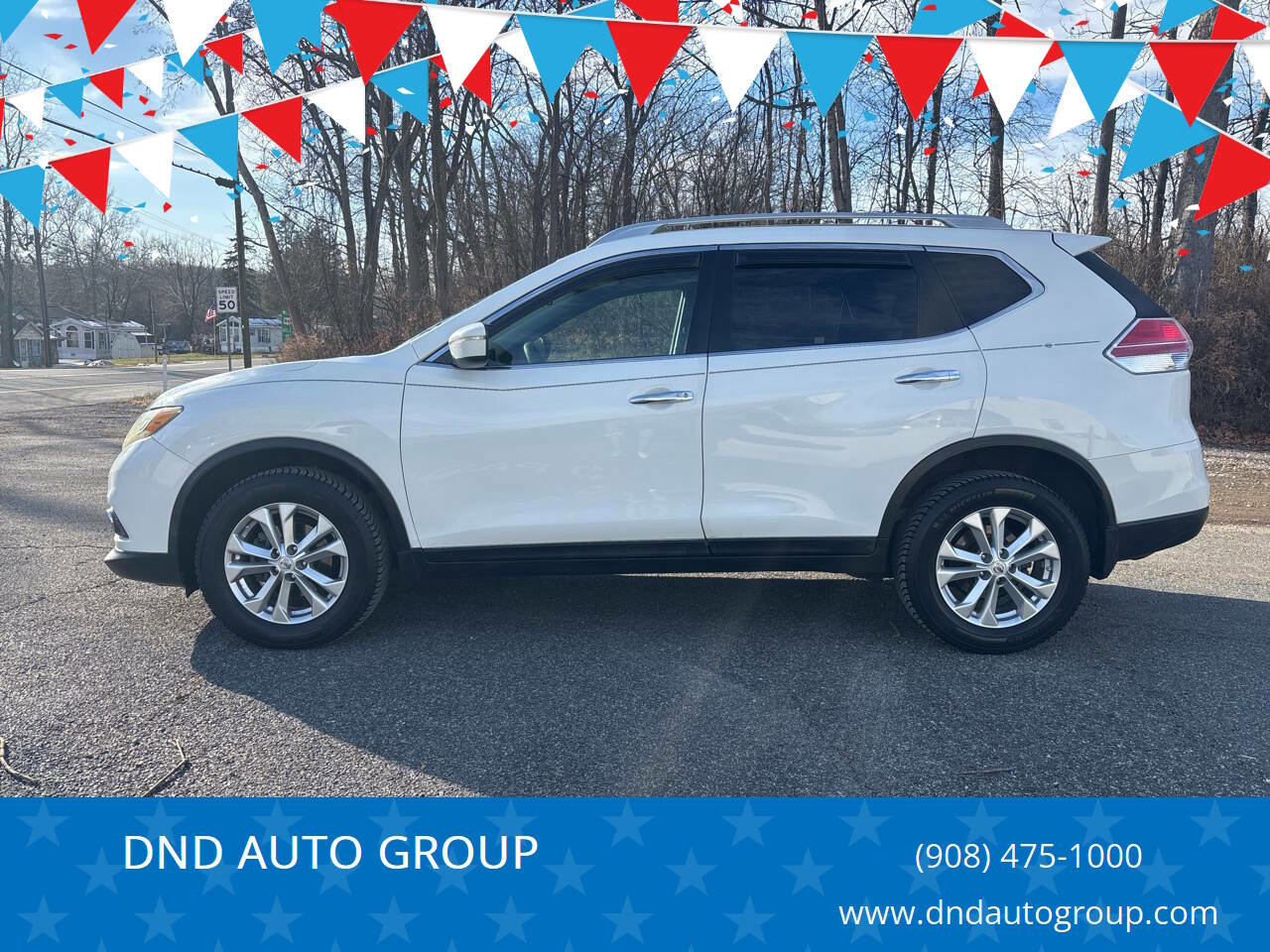 Used 2015 Nissan Rogue SV w/ SV Moonroof Package image 1