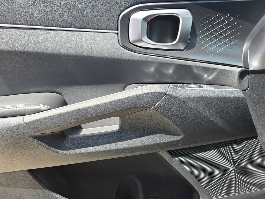 New 2025 Kia Sorento LX image 18