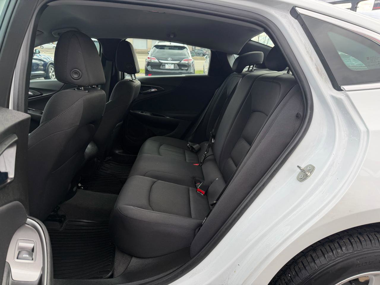 Used 2023 Chevrolet Malibu LS FWD image 11