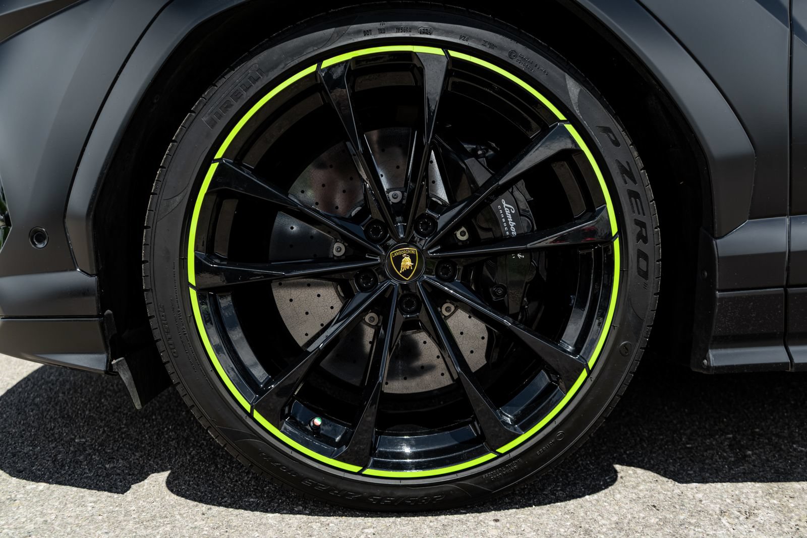 Used 2022 Lamborghini Urus AWD/4WD image 6