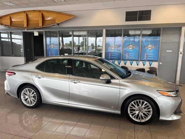 Used 2018 Toyota Camry XLE FWD image 4