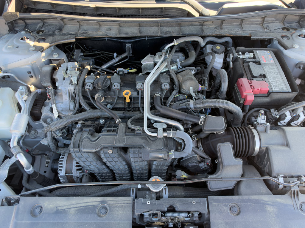 Used 2025 Nissan Altima 2.5 SV FWD image 32