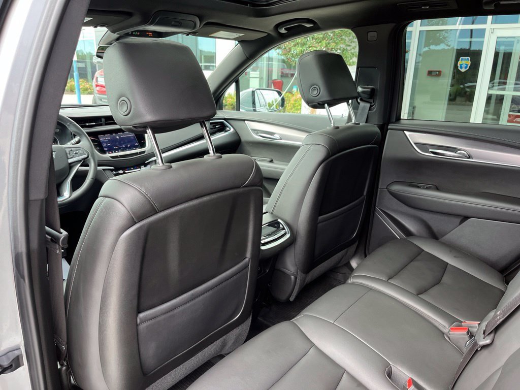 Used 2025 Cadillac XT6 Luxury w/ LPO, Floor Liner Package AWD/4WD image 17