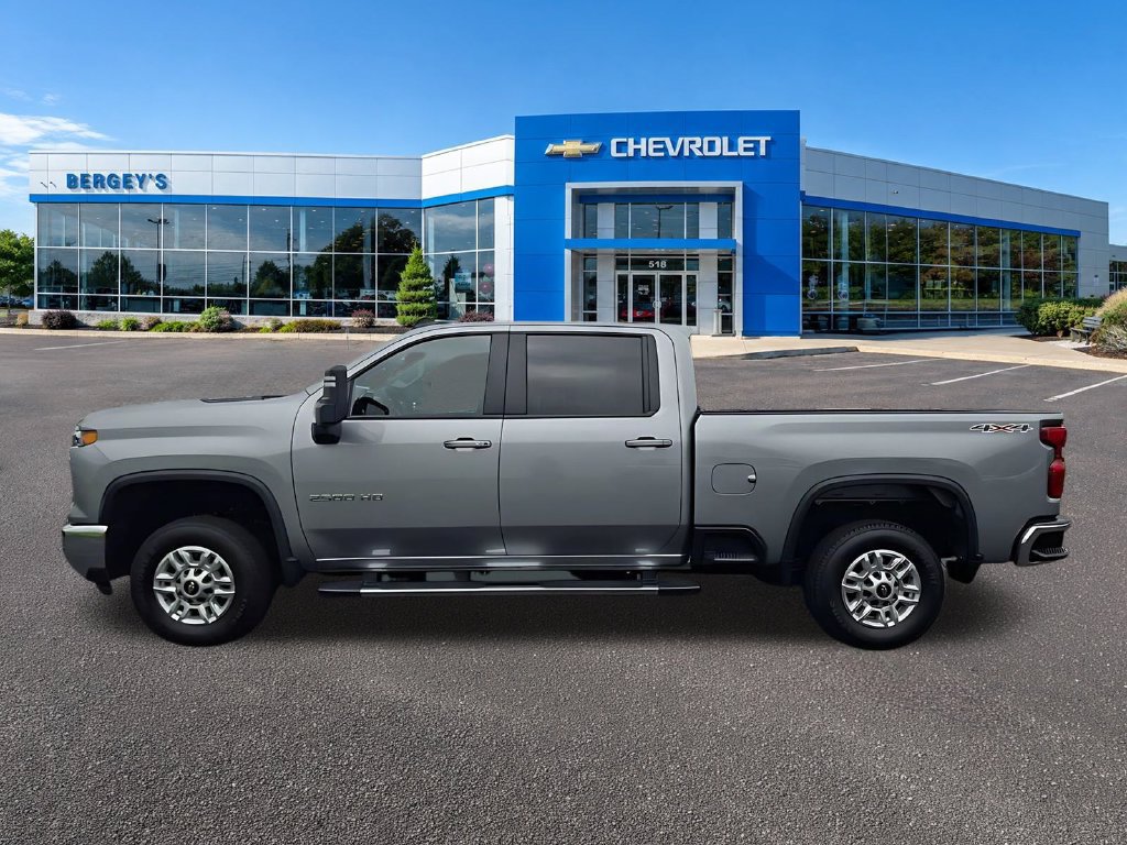 Used 2025 Chevrolet Silverado 2500 LT w/ Convenience Package AWD/4WD image 9