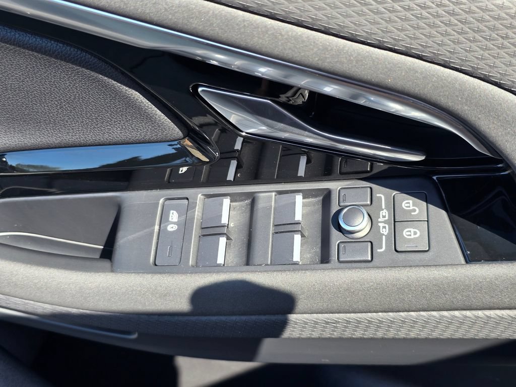 Used 2020 Land Rover Range Rover Evoque S AWD/4WD image 32