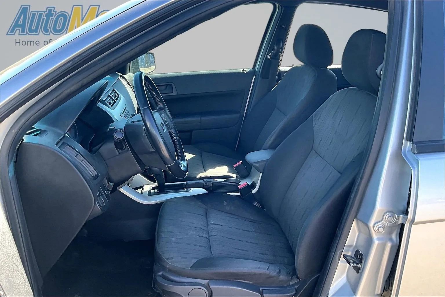Used 2010 Ford Focus SE FWD image 26