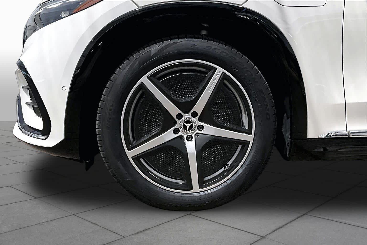 Used 2023 Mercedes-Benz EQS 580 4MATIC SUV image 10