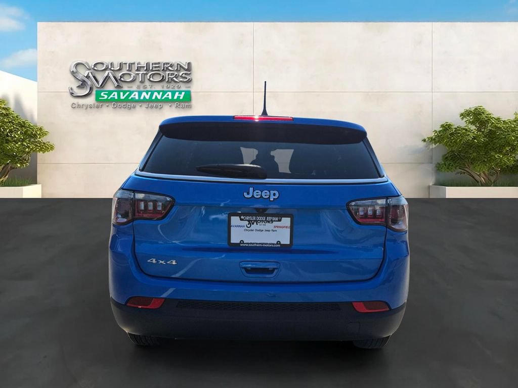 Used 2025 Jeep Compass Sport AWD/4WD image 4