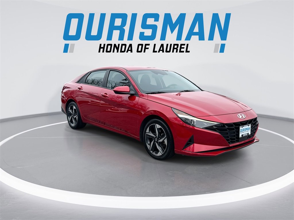 Used 2023 Hyundai Elantra SEL w/ Convenience Package image 2