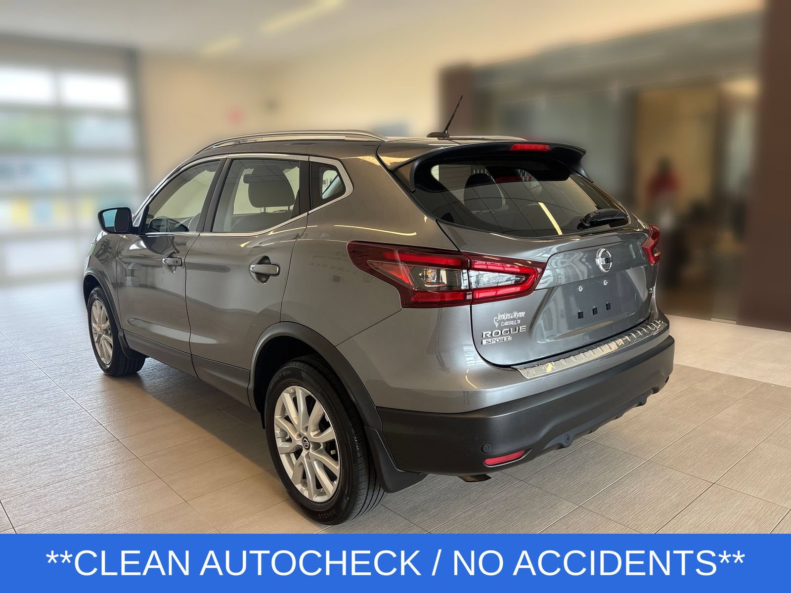 Used 2022 Nissan Rogue Sport SV FWD image 3