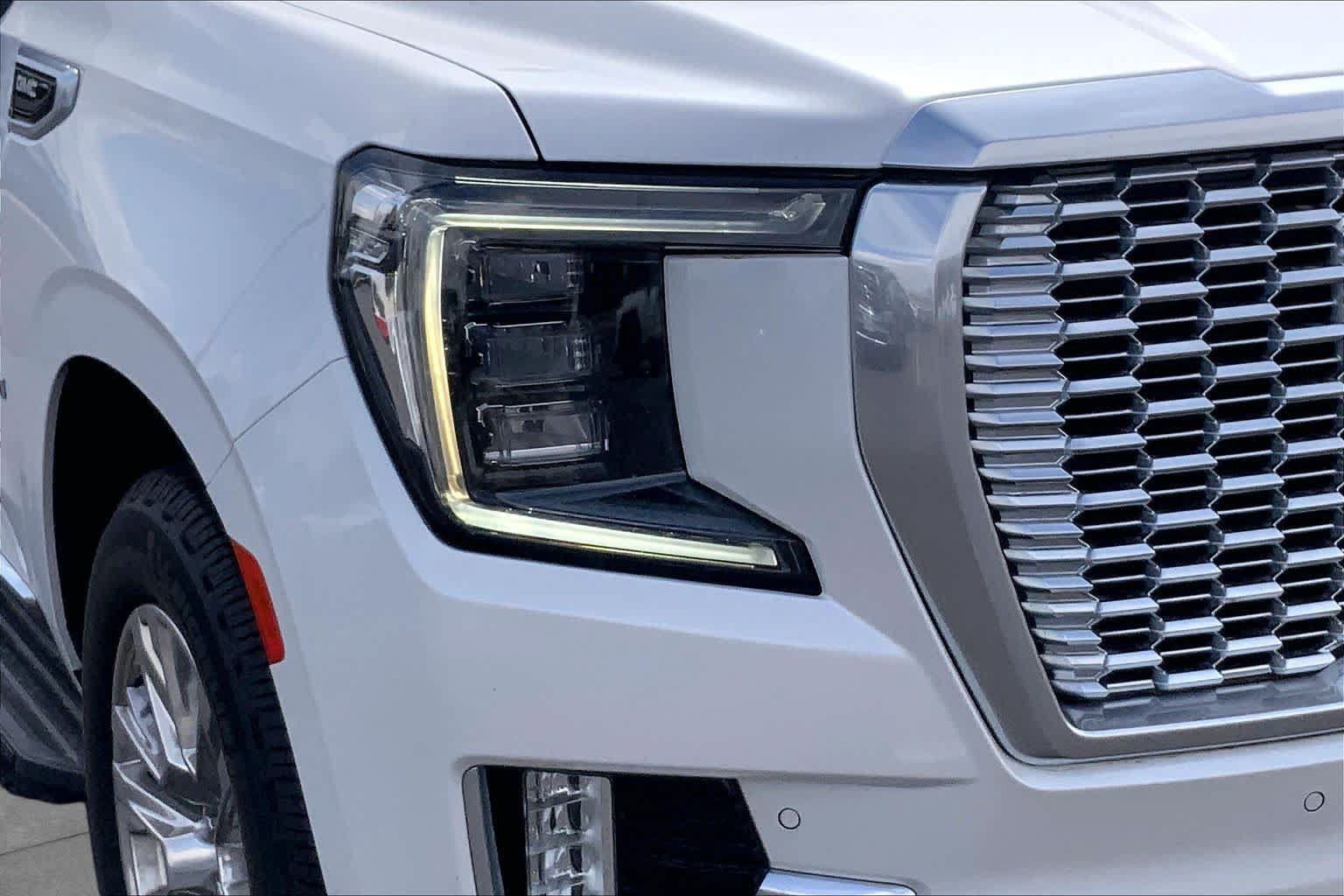 Used 2021 GMC Yukon Denali w/ Advanced Technology Package RWD image 28