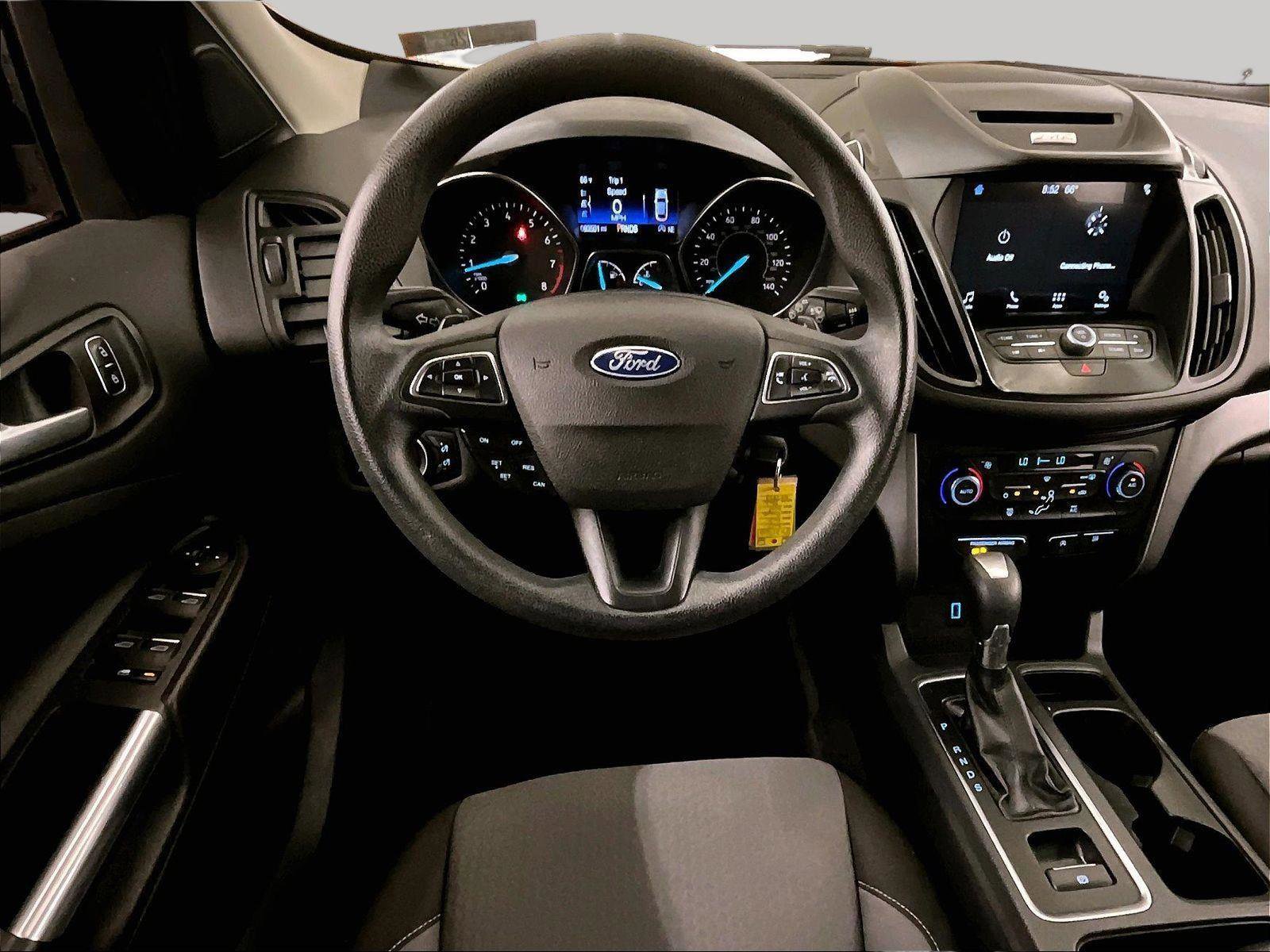 Used 2017 Ford Escape SE w/ Equipment Group 201A image 6