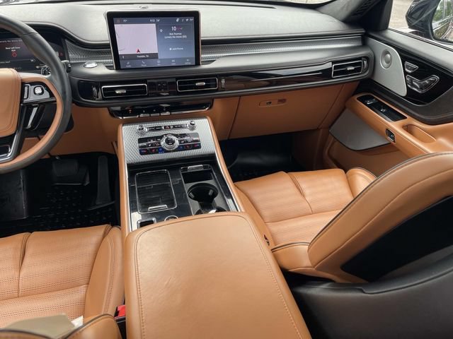 Certified 2024 Lincoln Aviator Black Label w/ Jet Package AWD/4WD image 15