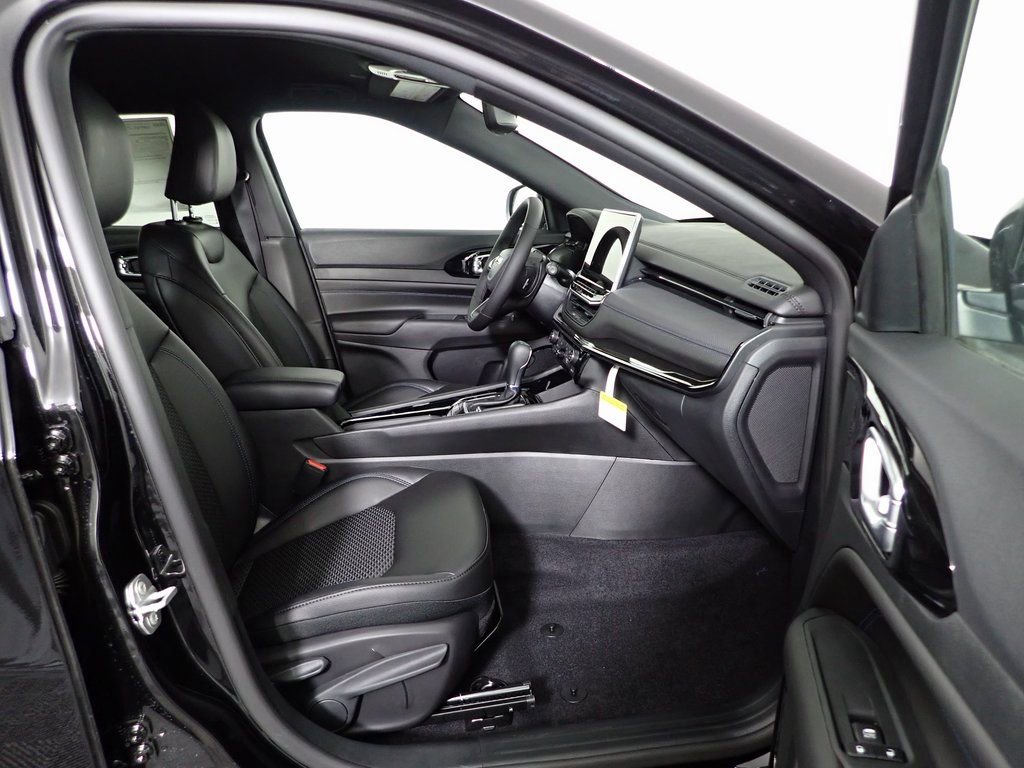 New 2026 Jeep Compass Latitude image 29