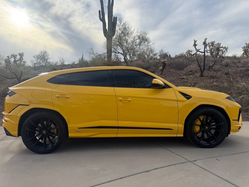 Used 2023 Lamborghini Urus S AWD/4WD image 4