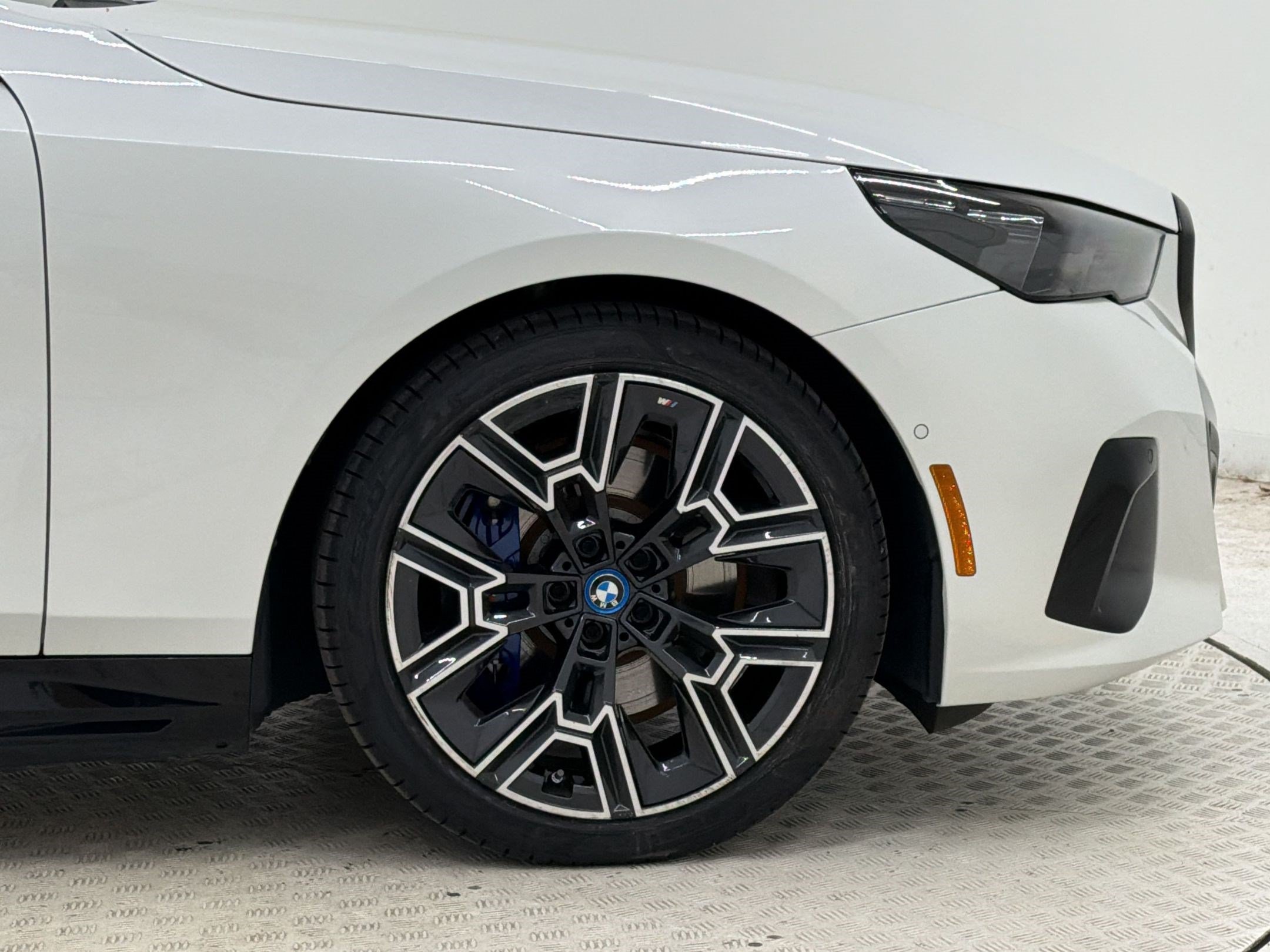 Certified 2024 BMW i5 eDrive40i w/ Executive Package RWD image 12