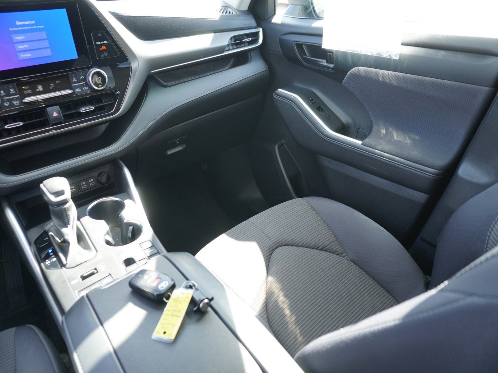 Used 2024 Toyota Highlander LE image 17