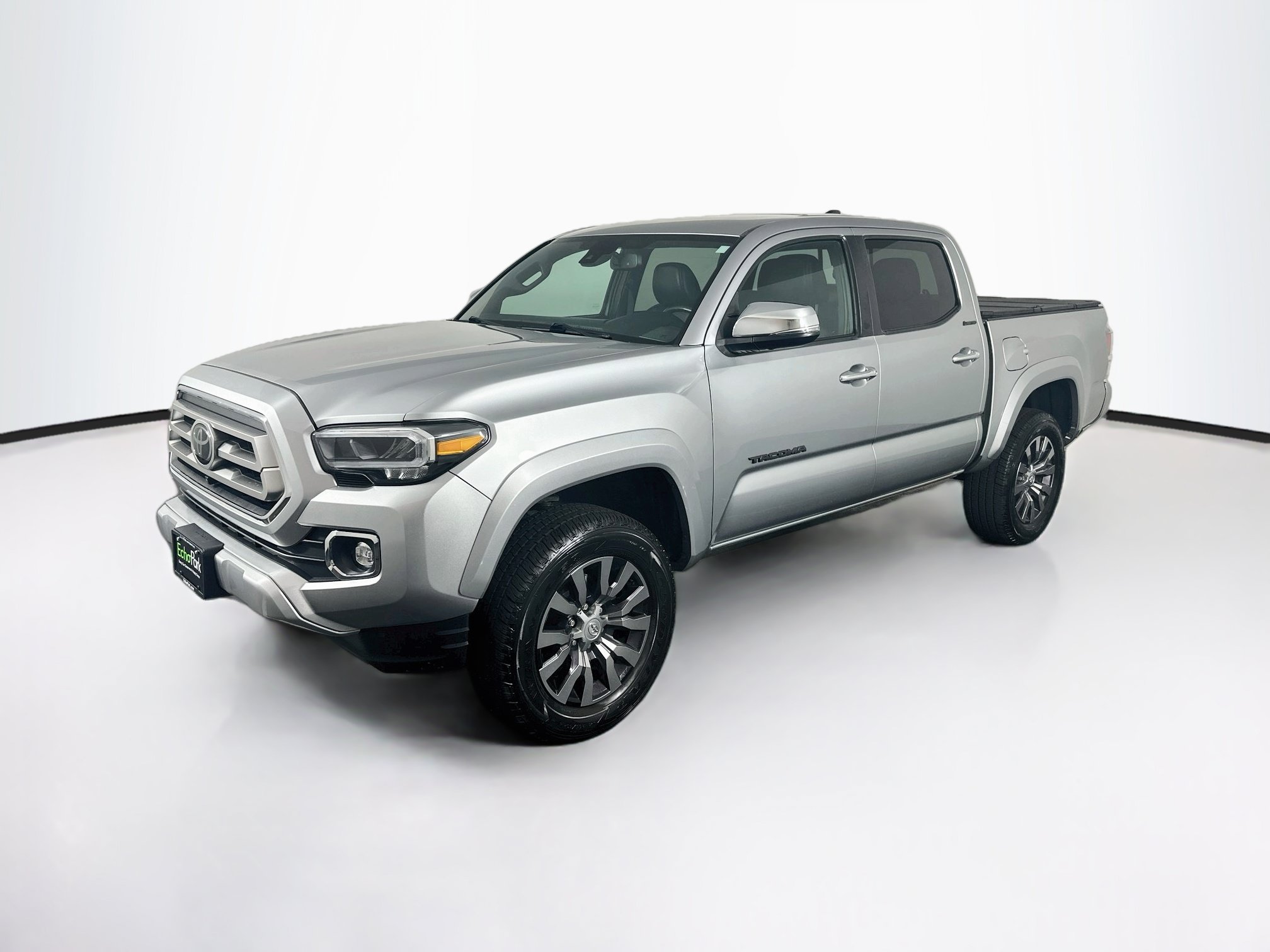 Used 2022 Toyota Tacoma Limited AWD/4WD image 3