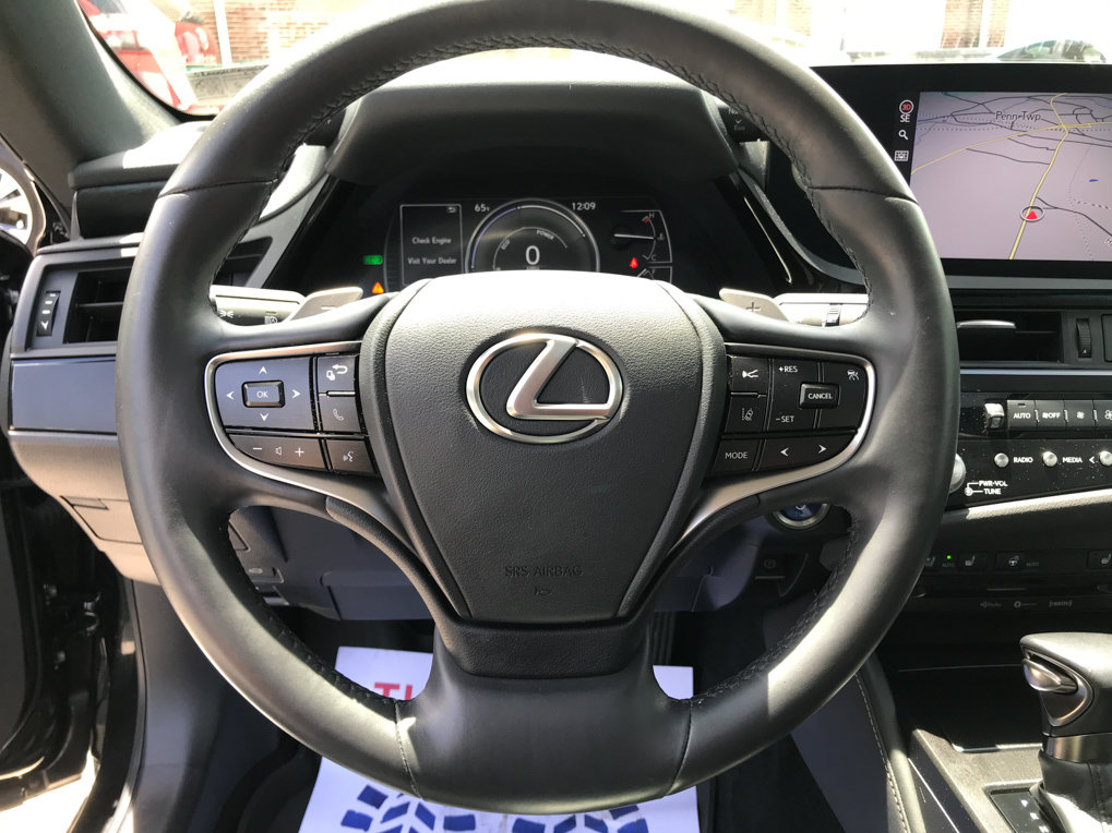 Used 2022 Lexus ES 300h w/ Premium Package FWD image 16