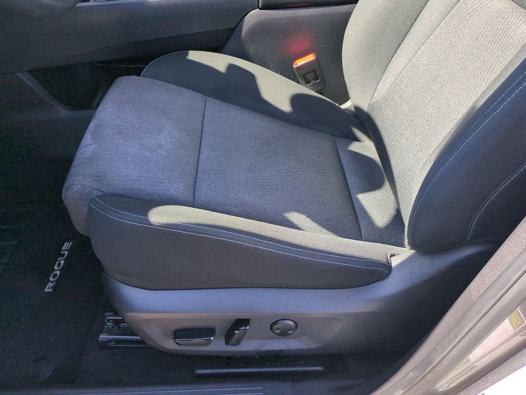 Certified 2024 Nissan Rogue SV image 15