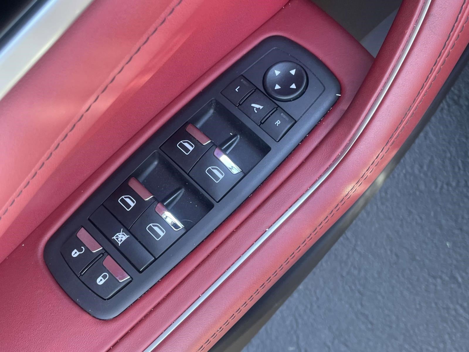 Used 2021 Maserati Levante S AWD/4WD image 18