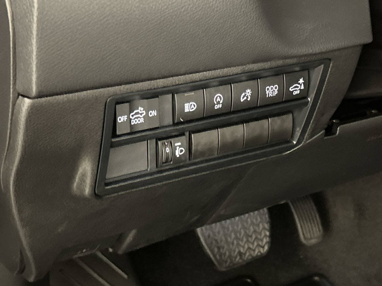 Used 2025 Toyota Tundra Limited AWD/4WD image 13