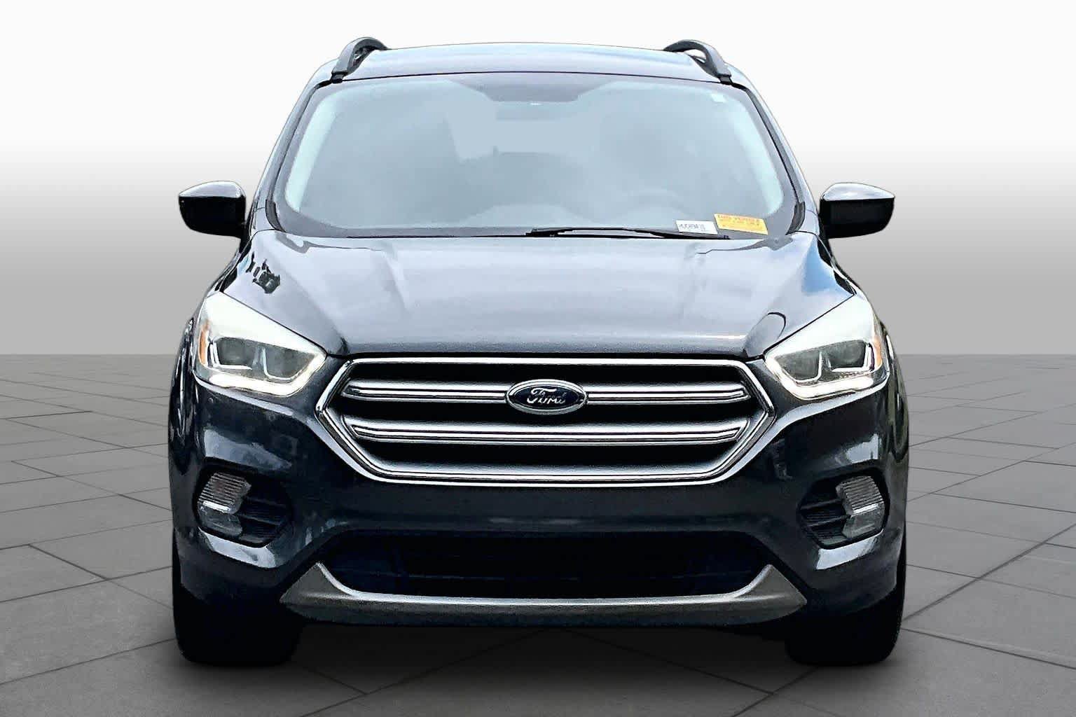 Used 2017 Ford Escape SE w/ Equipment Group 201A FWD image 4