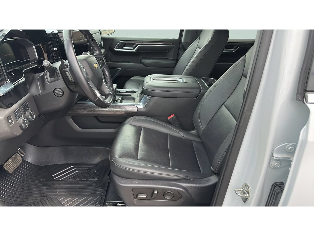 Used 2022 Chevrolet Silverado 1500 LTZ AWD/4WD image 11
