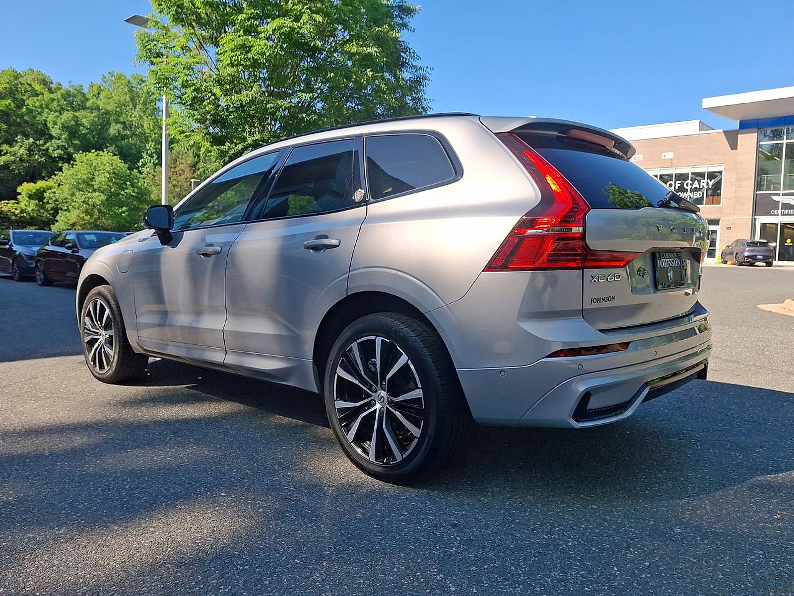 Used 2023 Volvo XC60 T8 Ultimate w/ Climate Package AWD/4WD image 21