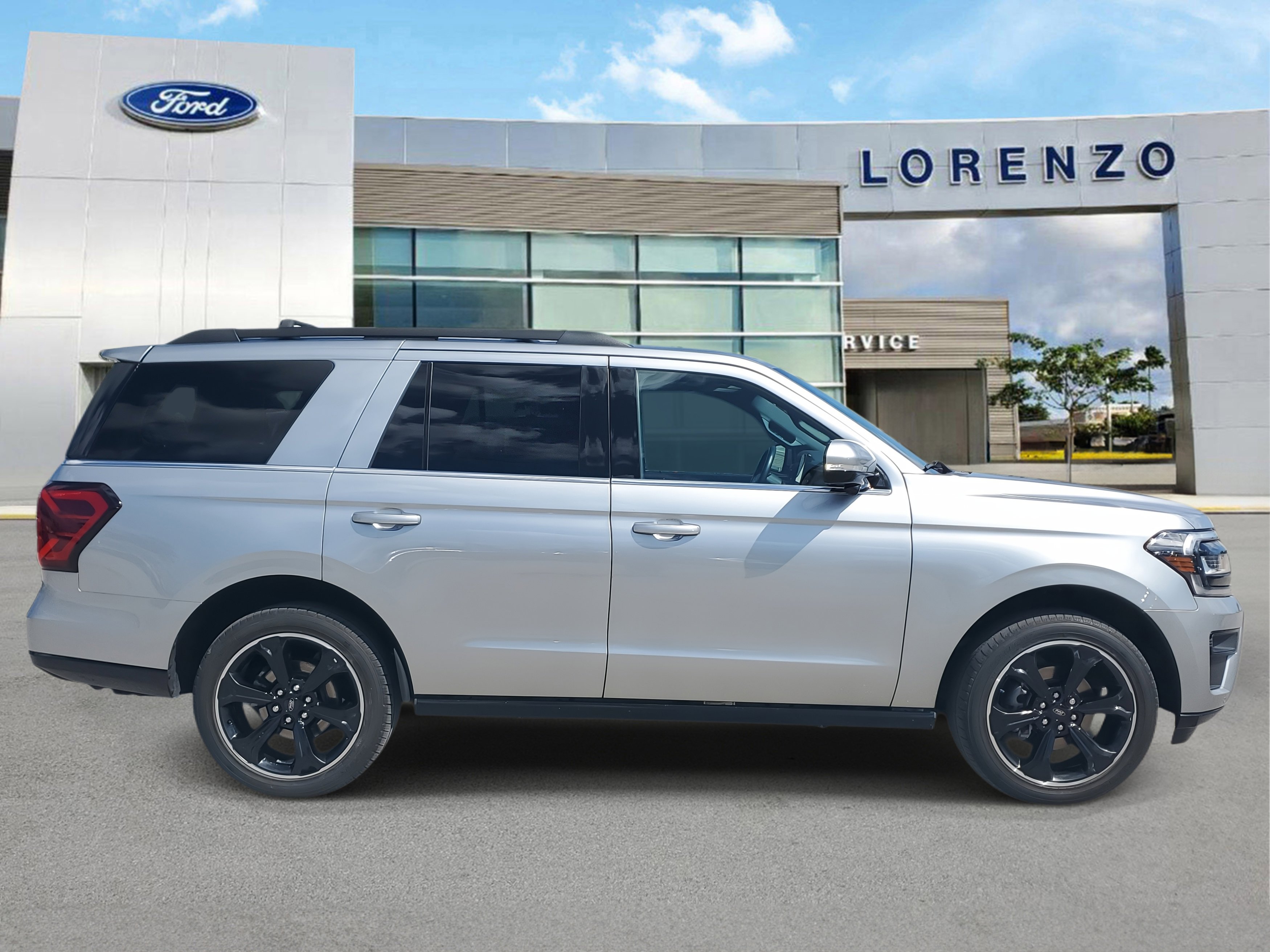 Used 2023 Ford Expedition Limited image 4