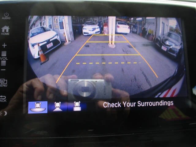 Used 2017 Honda Pilot EX-L image 9