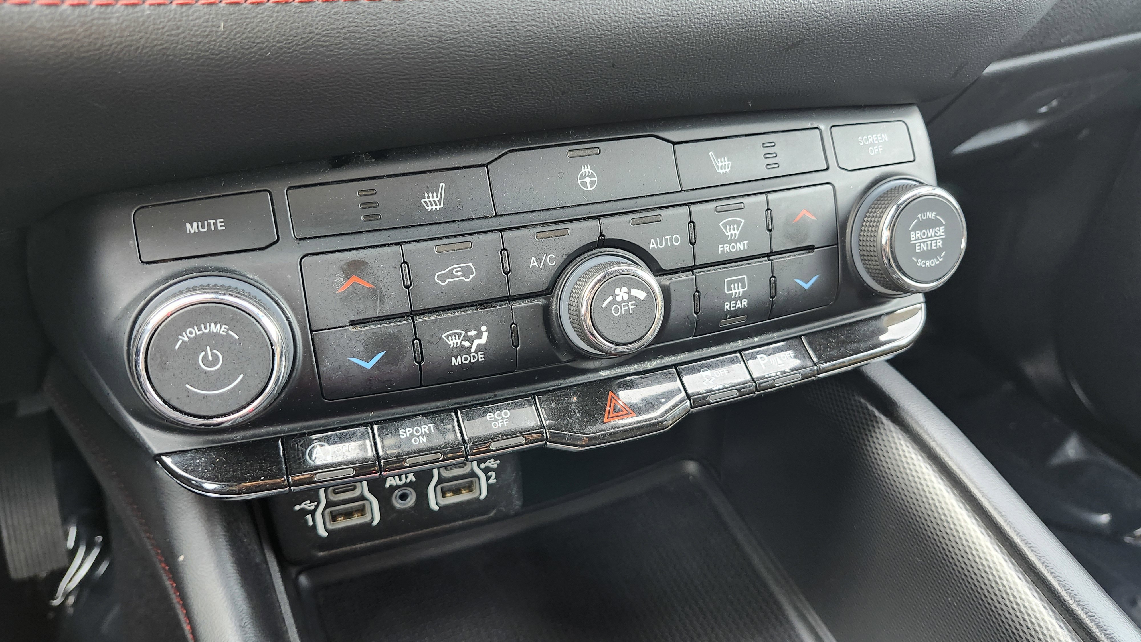 Used 2023 Dodge Durango GT image 33