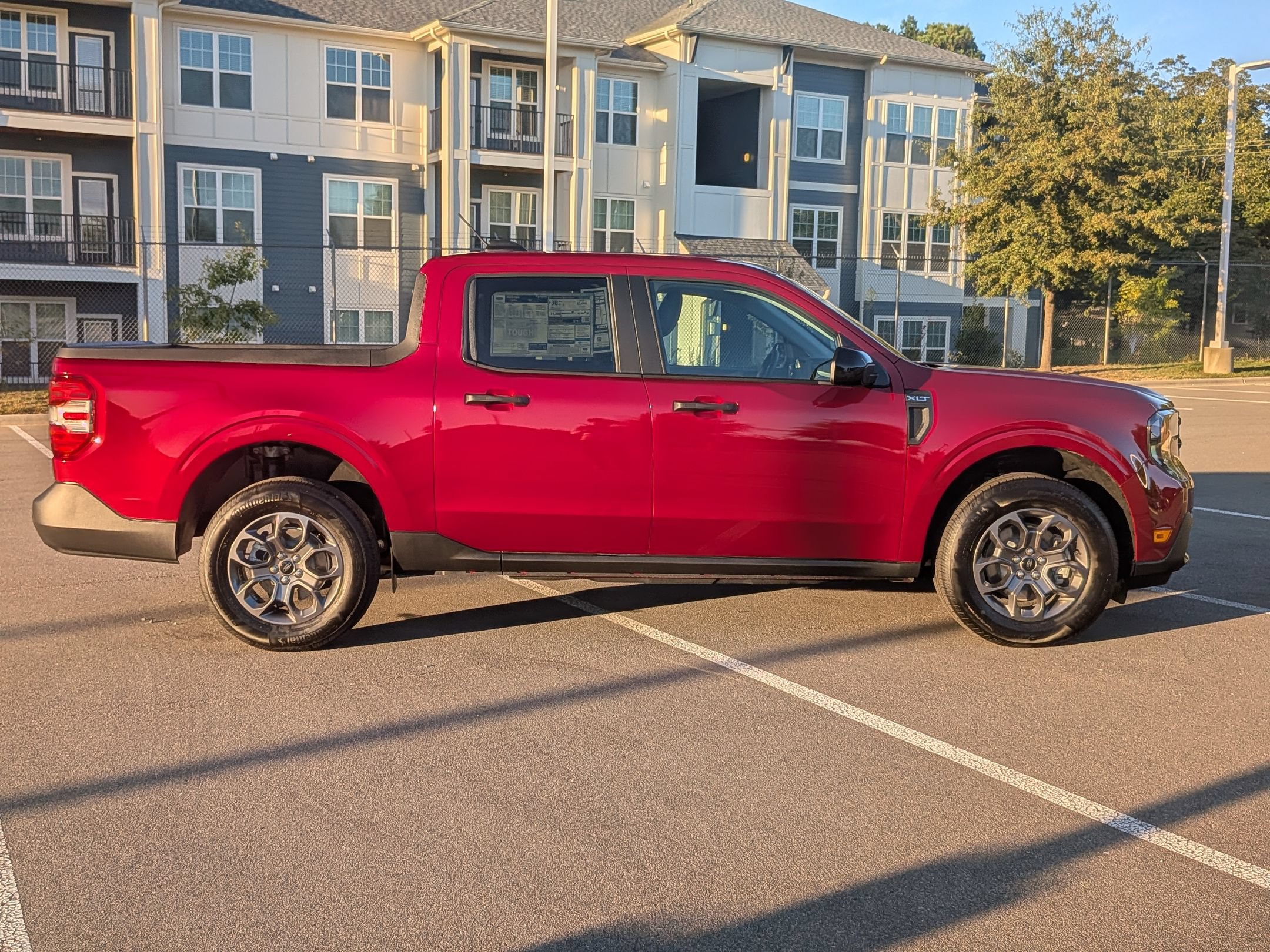 New 2026 Ford Maverick XLT w/ XLT Luxury Package FWD image 3