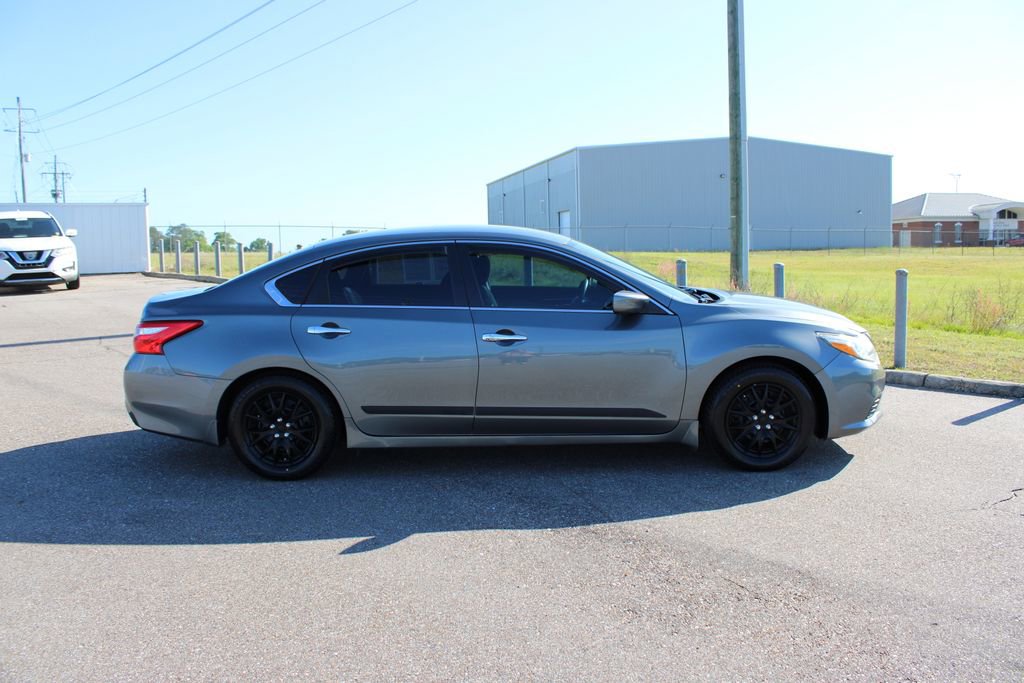 Used 2017 Nissan Altima 2.5 S w/ Power Driver Seat Package image 16