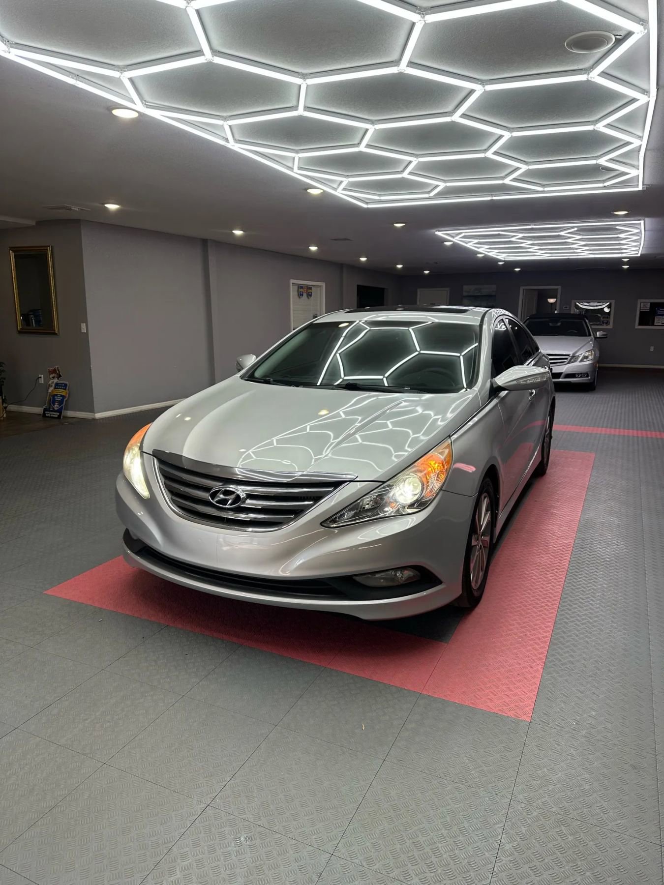 Used 2014 Hyundai Sonata Limited FWD image 2