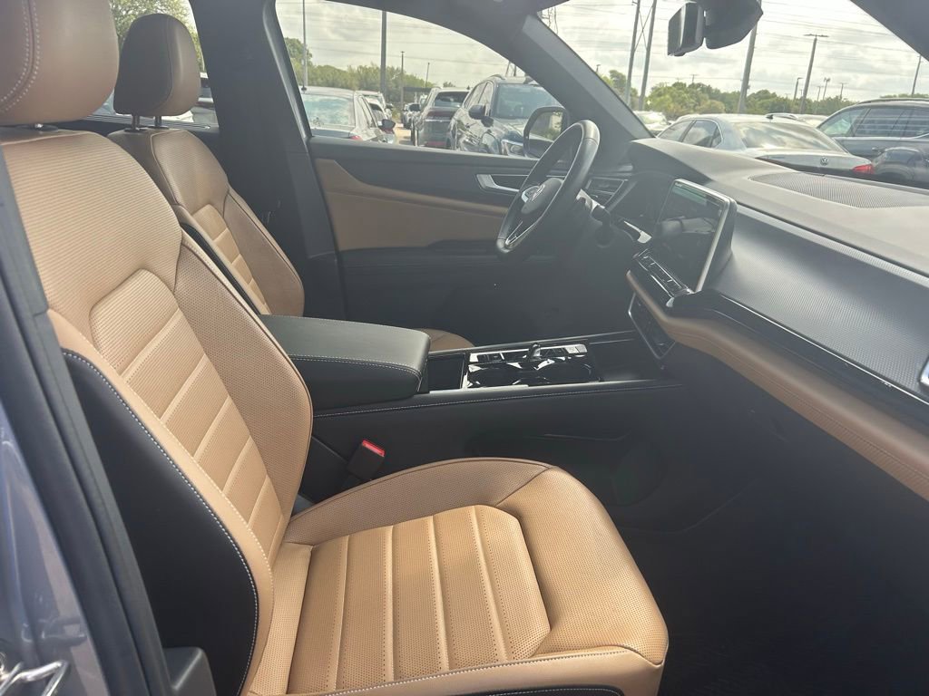 Certified 2024 Volkswagen Atlas Cross Sport SEL R-Line image 38