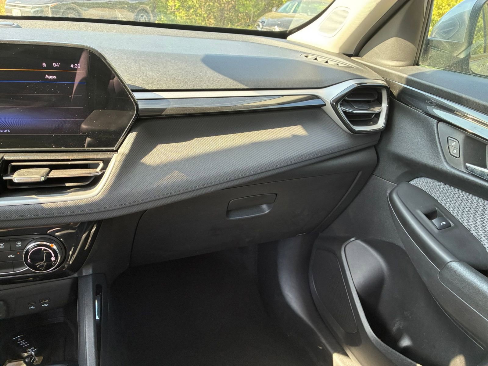 Used 2025 Chevrolet TrailBlazer LT FWD image 33