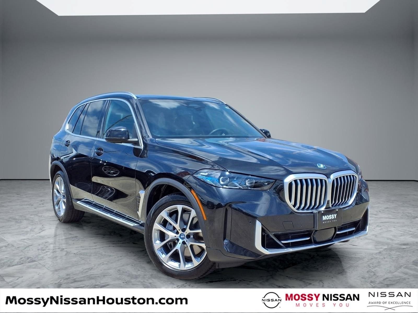 Used 2025 BMW X5 xDrive50e AWD/4WD image 1