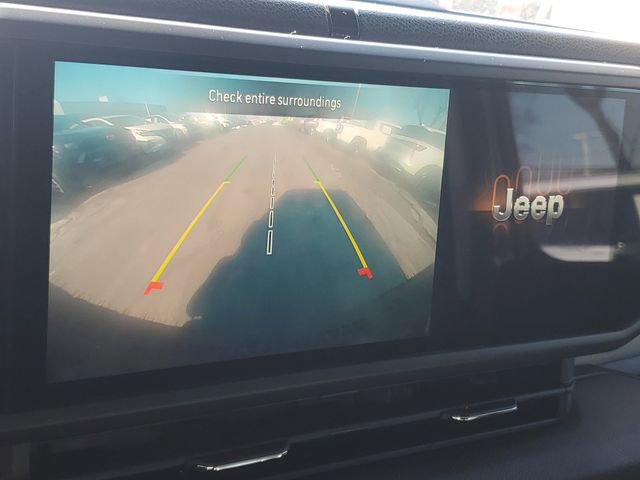 Used 2025 Jeep Wrangler Sport image 24