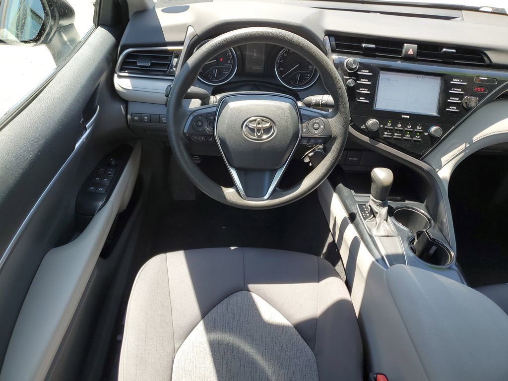 Used 2020 Toyota Camry LE FWD image 11