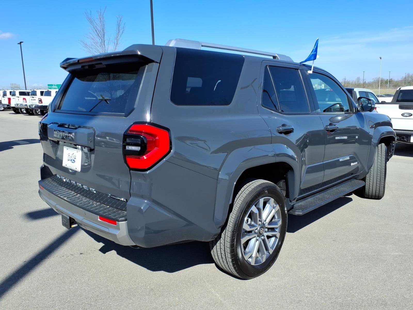 Used 2025 Toyota 4Runner Limited AWD/4WD image 3