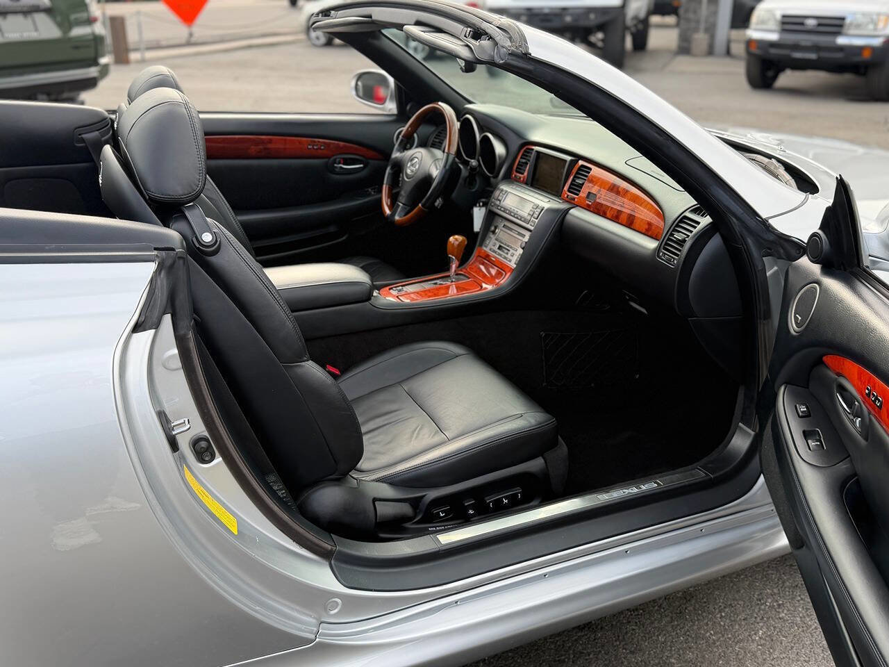Used 2007 Lexus SC 430 Convertible image 21
