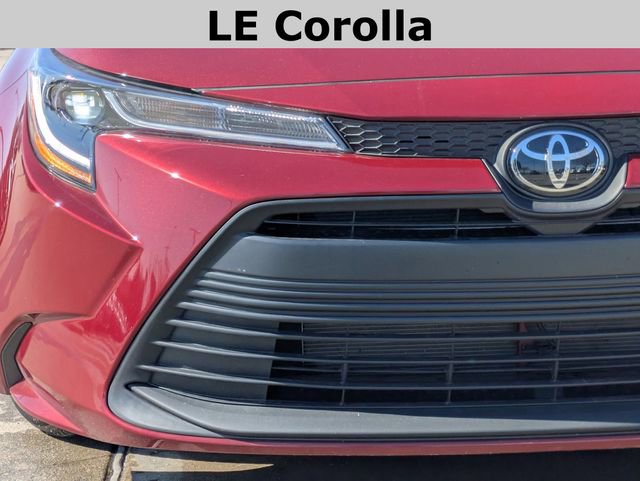 Used 2025 Toyota Corolla LE image 3