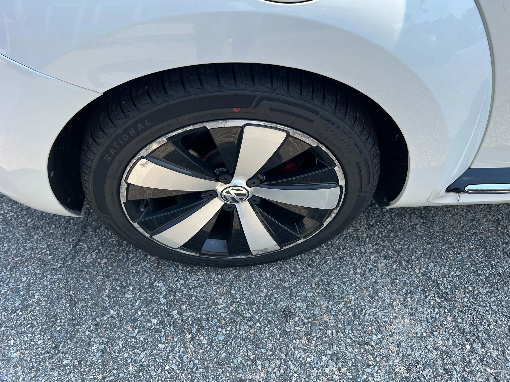 Used 2013 Volkswagen Beetle 2.0T image 25