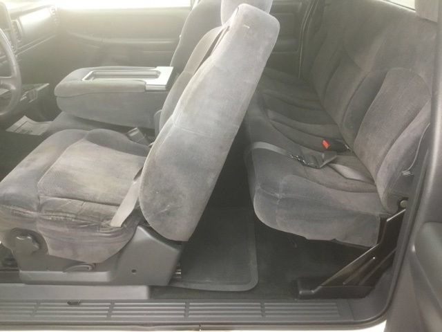 Used 2000 Chevrolet Silverado 1500 LS w/ Firm Ride Suspension Pkg AWD/4WD image 16