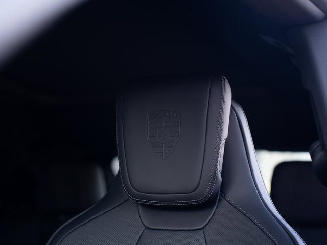 New 2026 Porsche Macan 4 Electric image 20